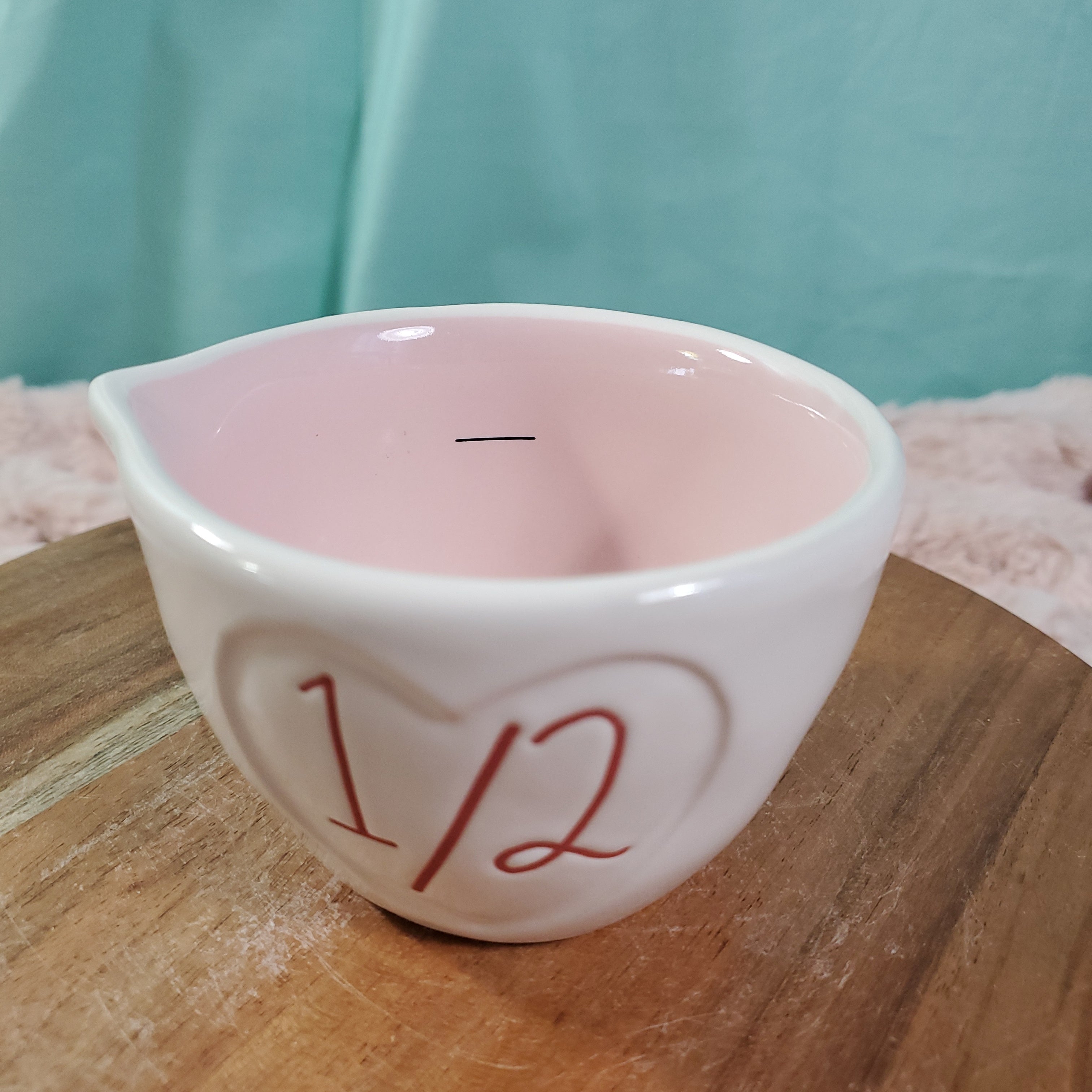 Rae Dunn Pink Valentines fashion Day Measuring Cups New