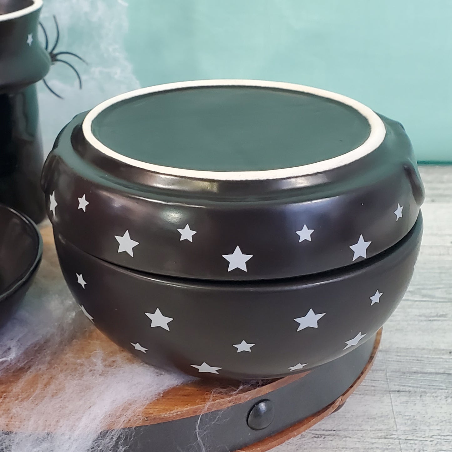Witch's Cauldron Ceramic Measuring Cups Set by 10 Strawberry Street - 4-Piece Black with White Stars